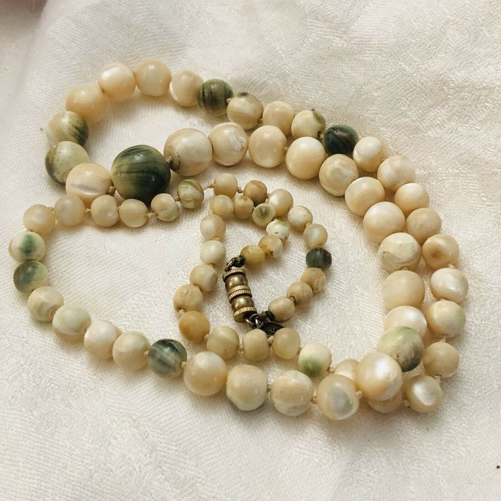 Vintage Les Bernard Hand Knotted Pearl Necklace